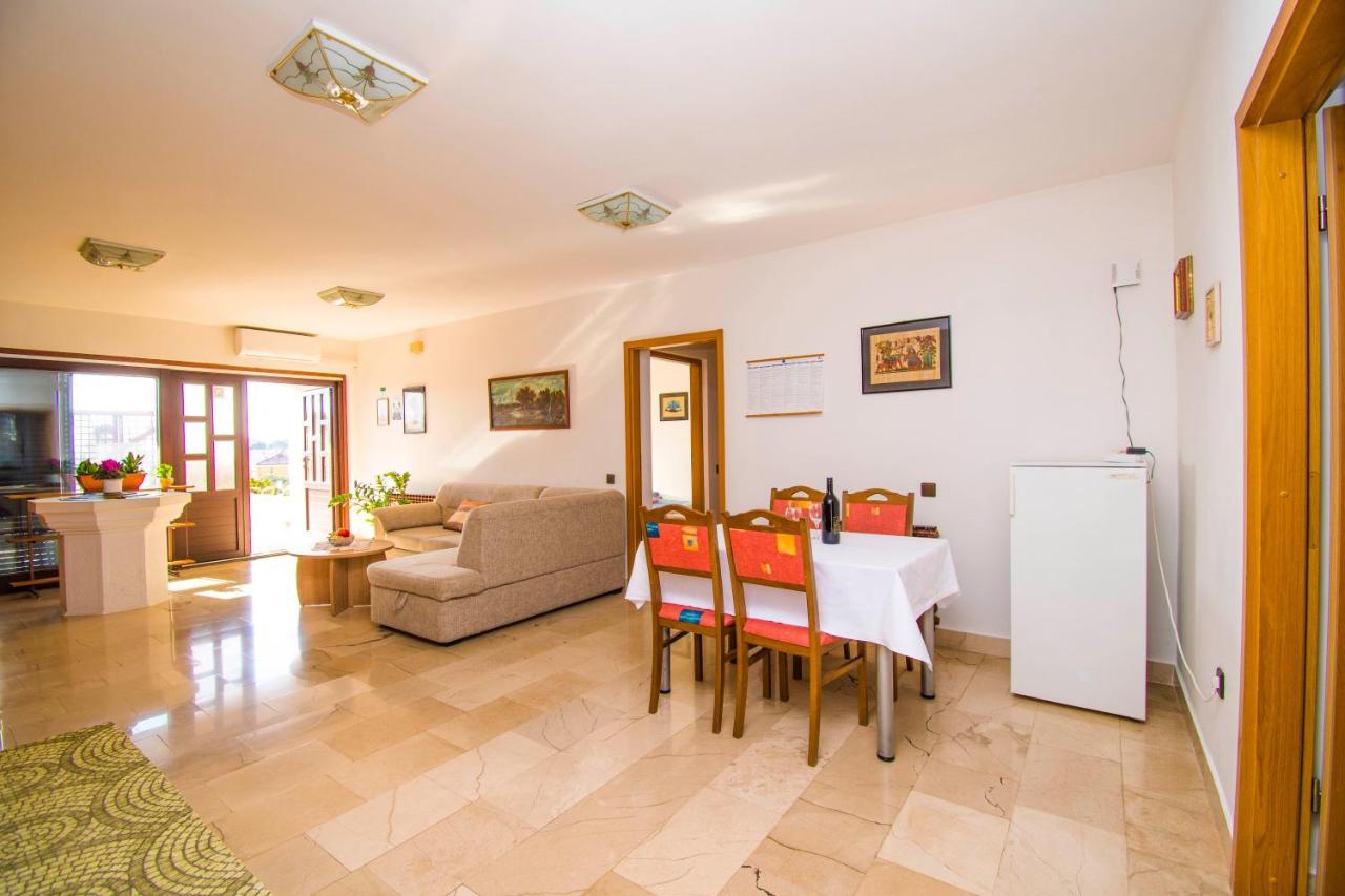 Apartments Grand & Plav In Krk Krk Town Exterior foto