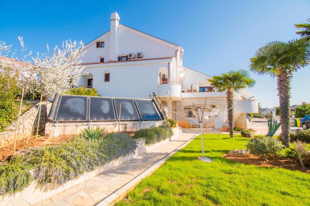 Apartments Grand & Plav In Krk Krk Town Exterior foto