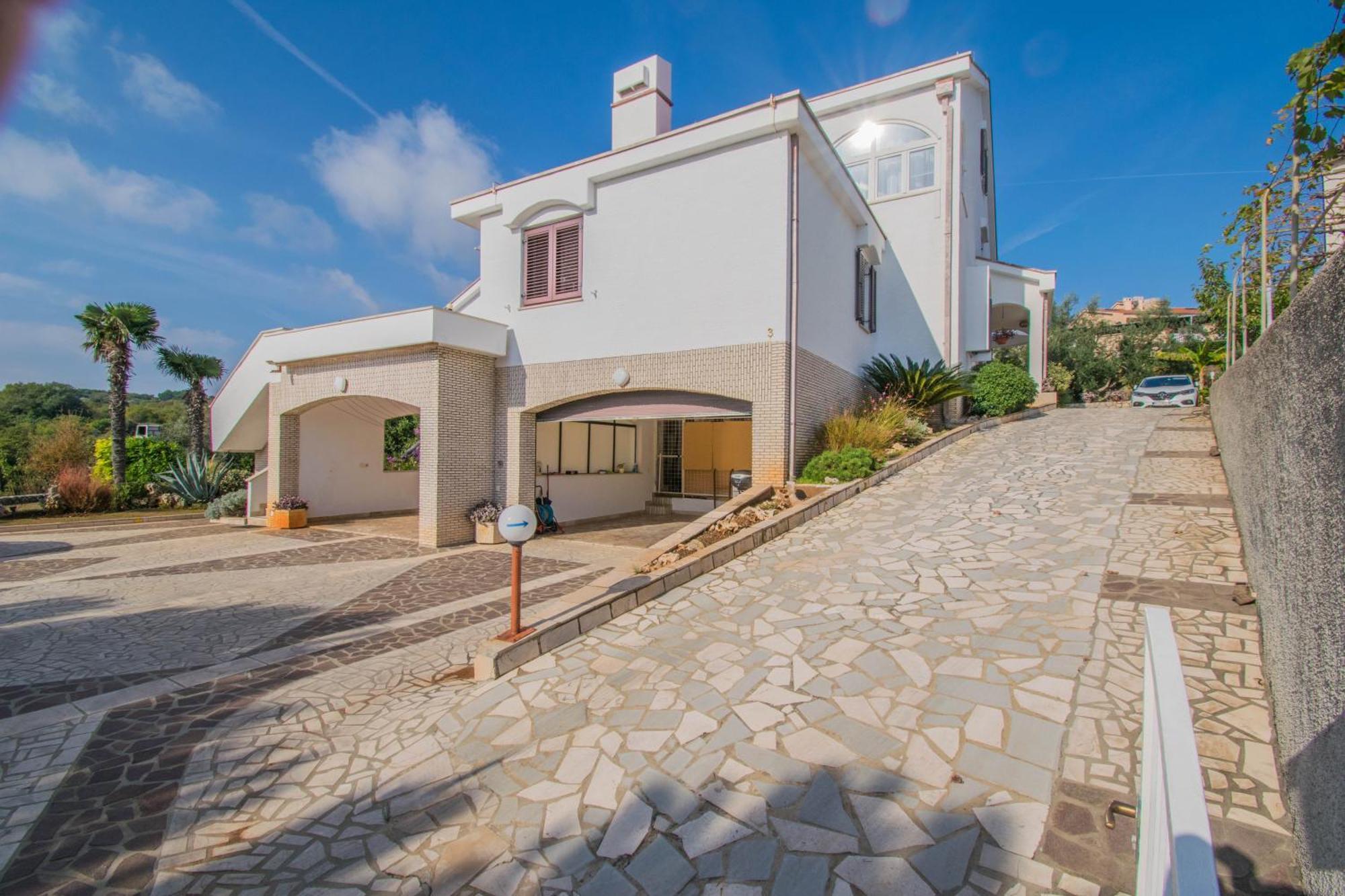 Apartments Grand & Plav In Krk Krk Town Exterior foto